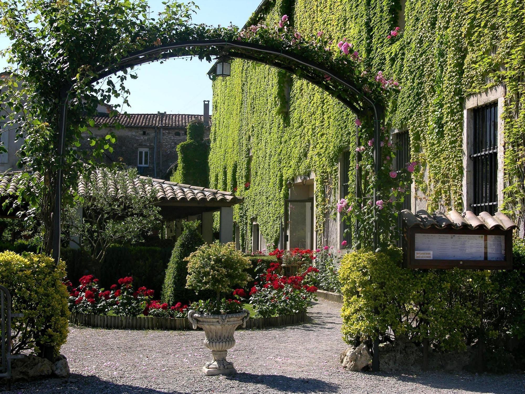 Logis Hotel Restaurant Les Norias Cazilhac  Экстерьер фото